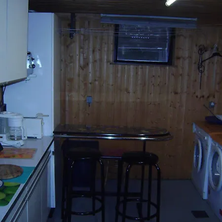 Schoenes Doppelbettzimmer Im Untergeschoss Inkl Parkplatz Nach Verfuegbarkeit Essen