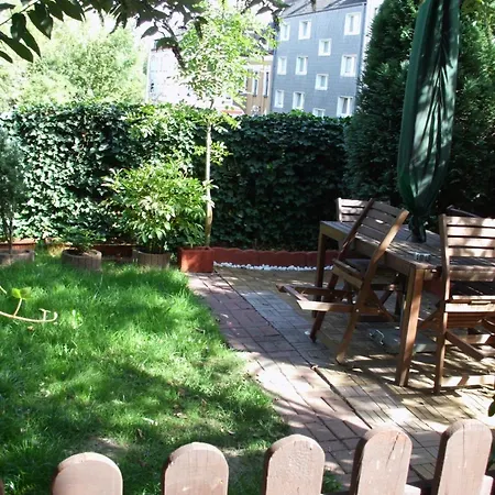Habitación en casa particular Schönes Doppelbettzimmer Im Untergeschoss Inkl Parkplatz Nach Verfügbarkeit Essen