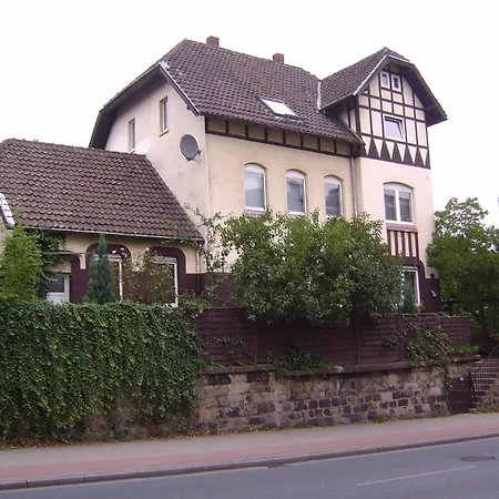 Schoenes Doppelbettzimmer Im Untergeschoss Inkl Parkplatz Nach Verfuegbarkeit Homestay