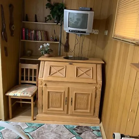 Schönes Doppelbettzimmer Im Untergeschoss Inkl Parkplatz Nach Verfügbarkeit * Essen