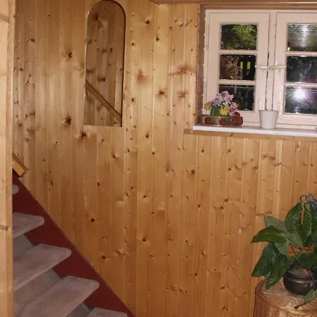 Homestay Schoenes Doppelbettzimmer Im Untergeschoss Inkl Parkplatz Nach Verfuegbarkeit *
