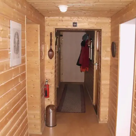 Schoenes Doppelbettzimmer Im Untergeschoss Inkl Parkplatz Nach Verfuegbarkeit Pansiyon Essen
