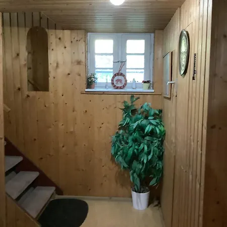 Quarto em Acomodações Particulares Schoenes Doppelbettzimmer Im Untergeschoss Inkl Parkplatz Nach Verfuegbarkeit