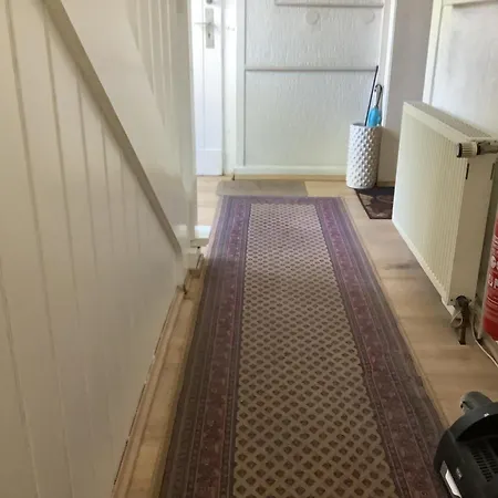 Schoenes Doppelbettzimmer Im Untergeschoss Inkl Parkplatz Nach Verfuegbarkeit