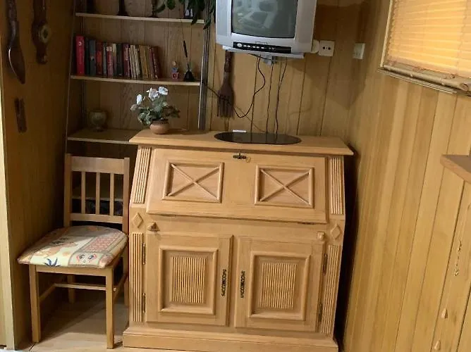 Schönes Doppelbettzimmer Im Untergeschoss Inkl Parkplatz Nach Verfügbarkeit * Essen